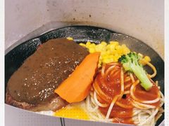 -汤姆家的牛排意面披萨(新城市广场店)