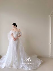 点击看大图 -Renee芮亦婚纱