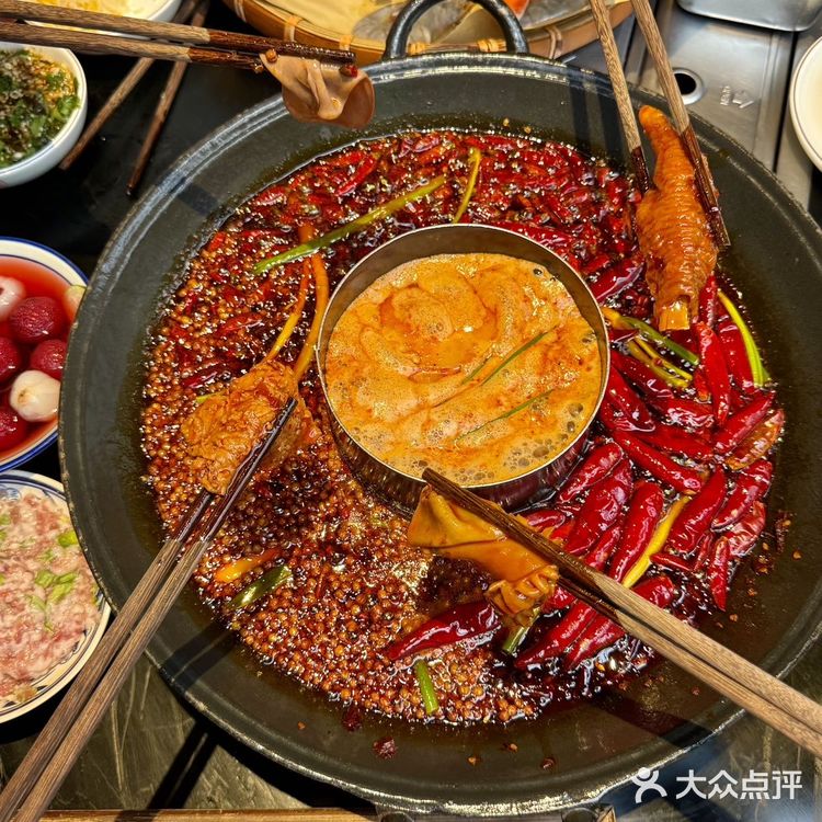 昆明！！市集火锅好吃到惊掉下巴！！！