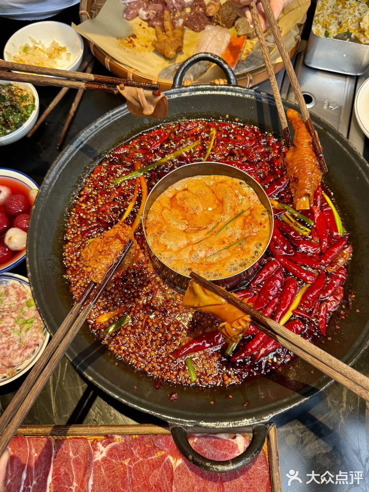 昆明！！市集火锅好吃到惊掉下巴！！！