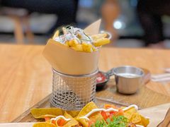 -Mark&Mars Restaurant