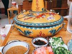 -毛辣果·贵州红酸汤牛肉火锅(西单店)