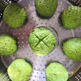 芹菜叶黑燕麦馒头