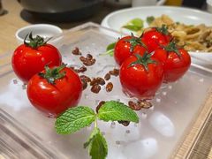 番茄脆菇沙拉-小大董·烤鸭(王府井apm店)