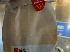 -麦当劳(上海虹桥站30B检票口楼上)