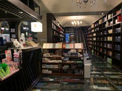 -钟书阁(松江泰晤士小镇店)