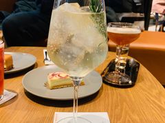 -星巴克臻选(上海合生汇1F店)