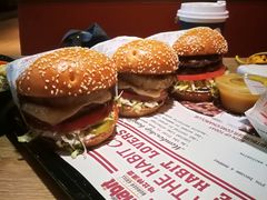 -The Habit Burger Grill 哈比特汉堡(复兴soho店)