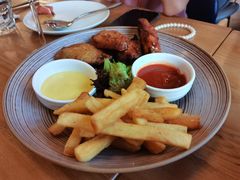 香炸鸡翅配薯条-Money Shops(愚园路店)