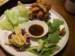 蜜糖炭烧猪颈肉配沙拉-星叶·东南亚料理(宁波万象汇店)