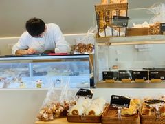 面包甜点陈列柜-吉森Bakery(教育路店)