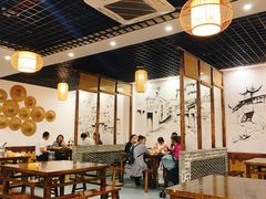 大堂-黄桷树曹家私房菜(江与城店)