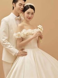 点击看大图 -挪娅婚纱摄影皇家会所