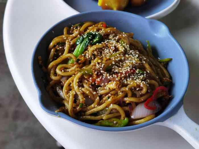 阿吉生煎-"经朋友介绍这家生煎店,星期天和家人来到这.