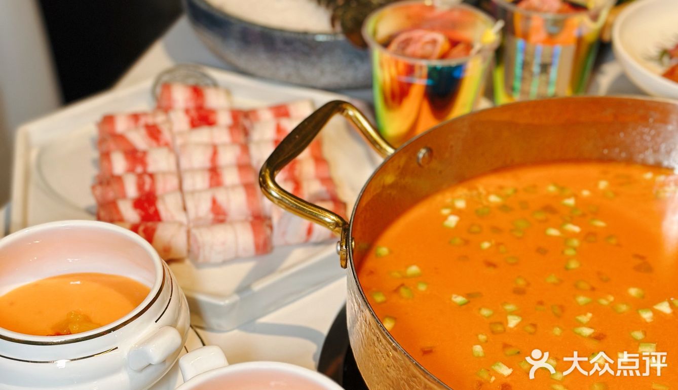 这家海鲜火锅餐厅 姐妹们给我冲！