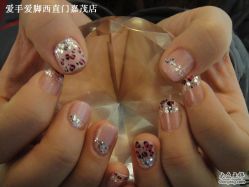 爱手爱脚彩绘光疗甲-摩睫+皮肤管理·科学美容中心