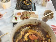 -刘姐啤酒鱼民族演艺餐厅(西街总店)