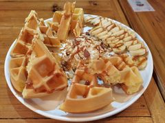 香蕉脆果仁华夫饼-西关84·History·Art·Cafe