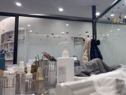 -苗方清颜专业祛痘·皮肤管理