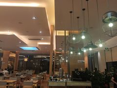 -华邑酒店·鲜艳全日自助餐厅