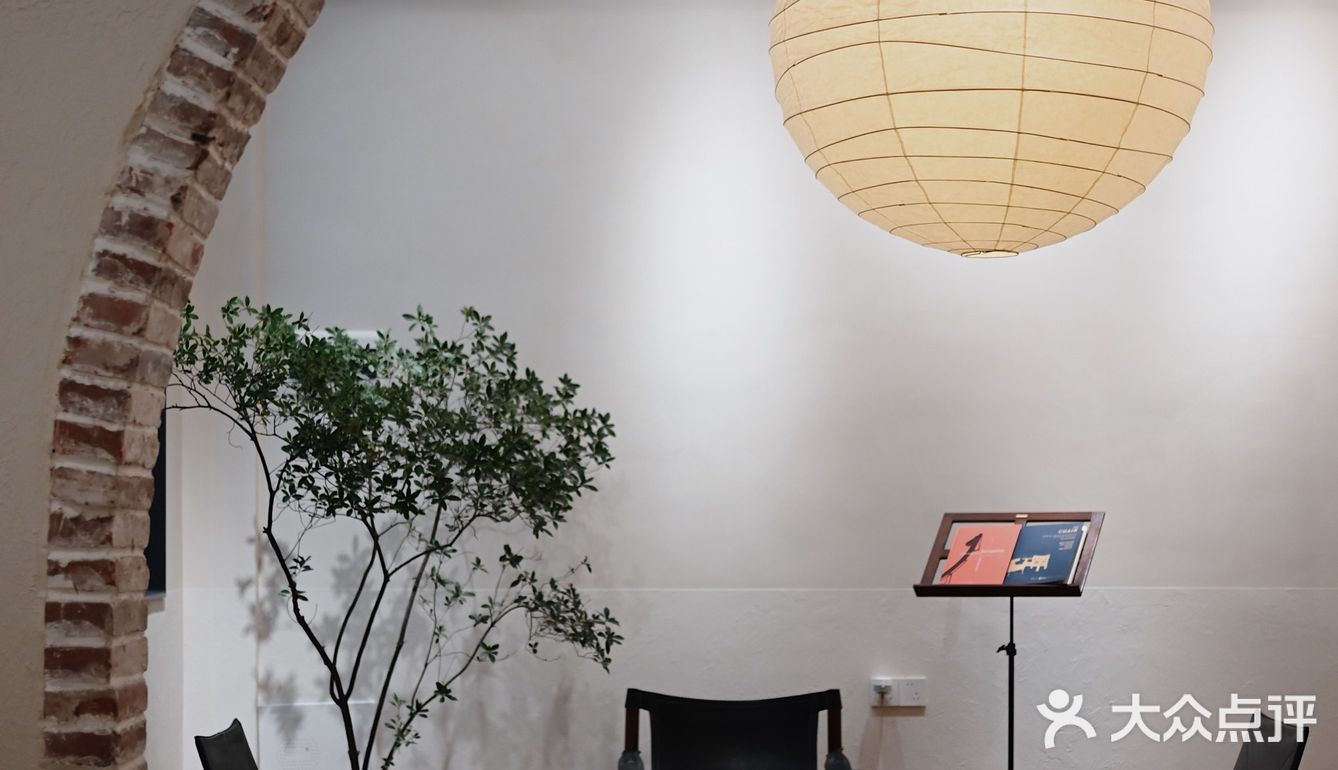 忍忍咖啡｜i人们狂喜的日系侘寂风新店