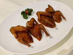 玻璃脆皮乳鸽-利苑酒家(金宝店)