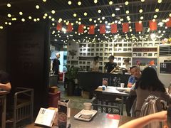 -龙巢盱眙龙虾·牛蛙·烧烤宵夜(八卦岭店)