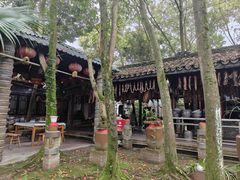 -土砂锅生态山庄·非遗砂锅雅鱼