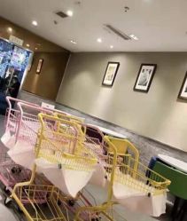 -萌兔星空蹦床撸兔馆