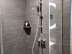 -深圳龙华大浪商业中心亚朵X酒店