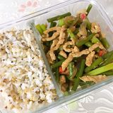 蒜苔肉丝