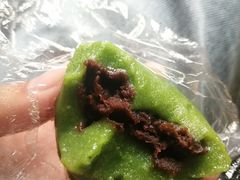 豆沙青团-许阿姨糕团店(南京总店)