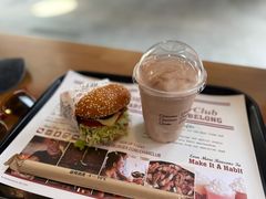 -The Habit Burger Grill 哈比特汉堡(世博店)
