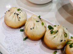 特色鲜肉生煎-弄堂咪道-饭香·面香·馄饨香(汇锦广场店)