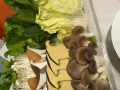 -红鼎豆捞·非遗鲍皇汤火锅(宝丰路店)