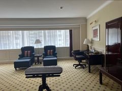 -深圳富苑皇冠假日套房酒店