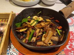 -云海肴·汽锅鸡·云南菜(天山百盛优客店)