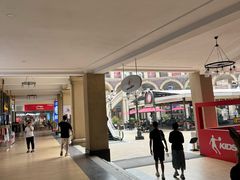 -王府井奥莱临潼小镇(临潼店)