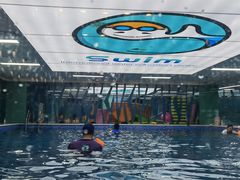 -Swim斯卫姆国际儿童游泳中心(红博中央公园店)