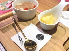川贝百合炖雪梨-炖物24章·顺时轻养茶(杭州保利时光里店)