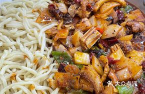 Sichuan-style Intestine and Tripe Noodles