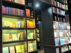 -钟书阁(松江泰晤士小镇店)