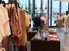 -URBAN REVIVO(上海中庚漫游城店)