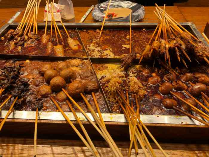 怀旧的味道  上学时的板儿车,一堆人围着火炉吃串