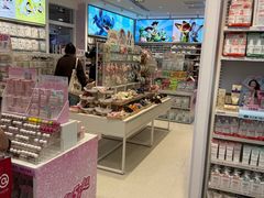 -名创优品(山东青岛华润万象城店)