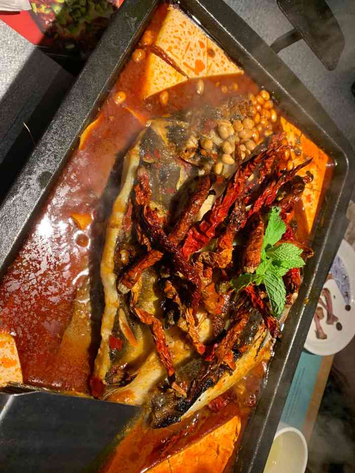 馋火炉鱼(荣德国际店)-"跟朋友特地来荣德吃饭,周末下雨本来要吃烤.