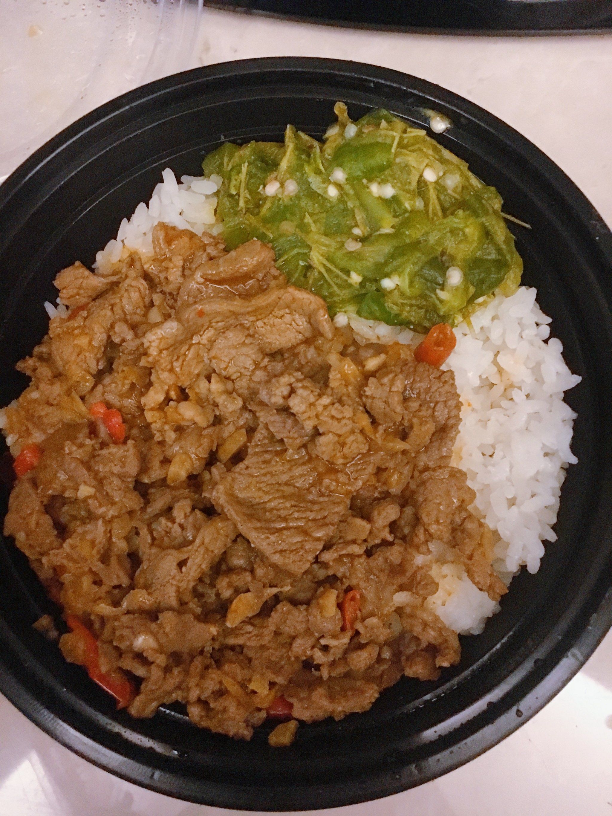 牛肉饭套餐来一份