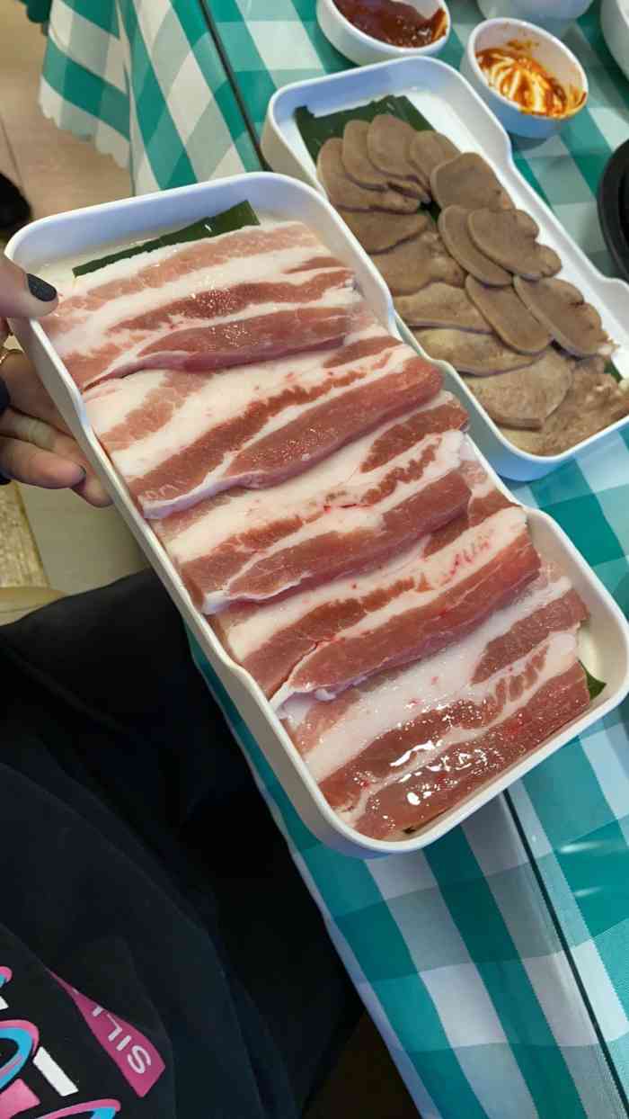 蔚山烤肉(塔山店)-"口味还不错,环境也可以,服务也到位.