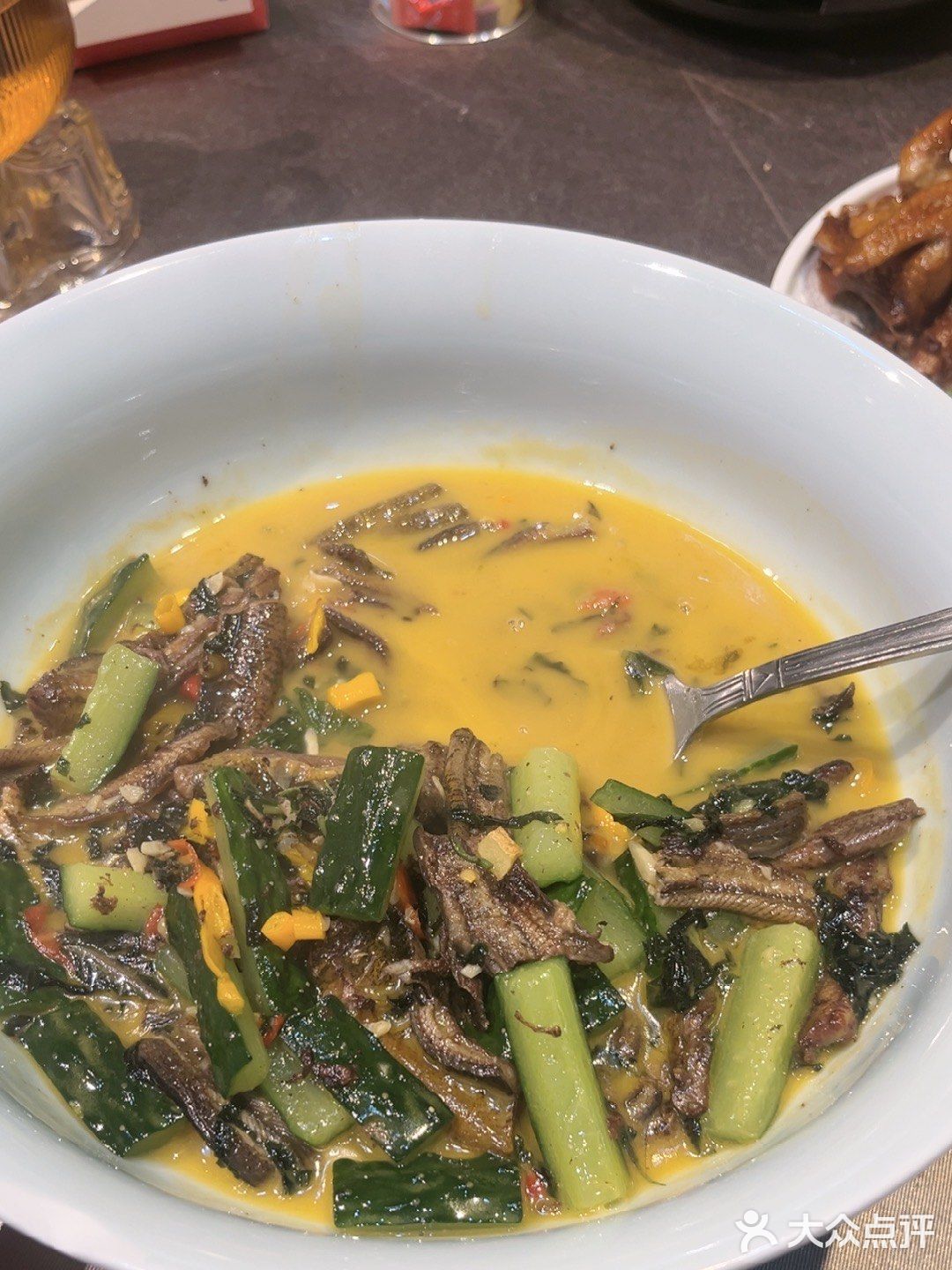 这家店的菜品真的很有特色，尤其是老坛剁椒千岛湖鱼头