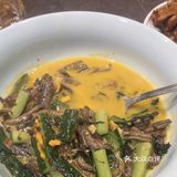 这家店的菜品真的很有特色，尤其是老坛剁椒千岛湖鱼头